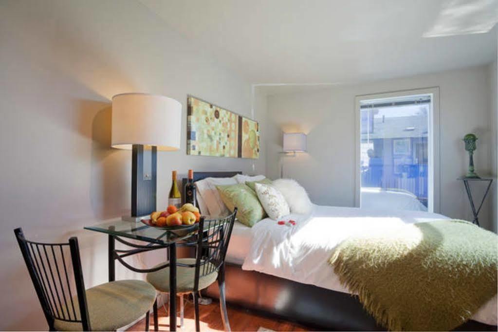 Fisherman'S Wharf Bed & Breakfast Victoria Extérieur photo