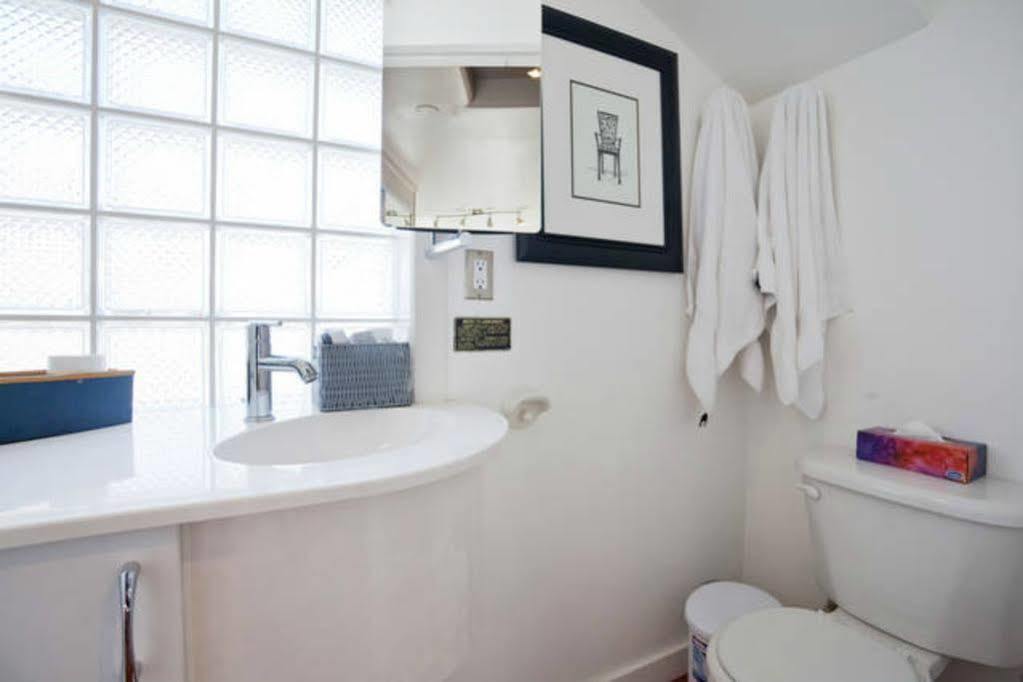 Fisherman'S Wharf Bed & Breakfast Victoria Extérieur photo